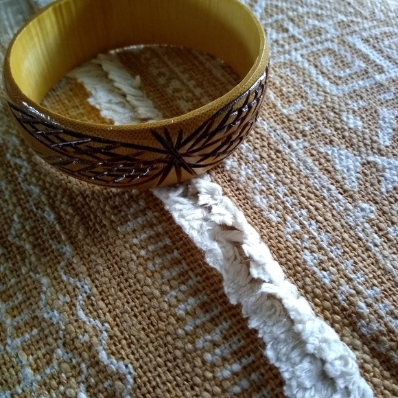 Wooden Jamaica bracelet - Picture 3 of 7